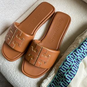 BRAND NEW TORY BURCH SLIDES SIZE 8